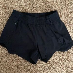 Athleta Hustle Shorts black